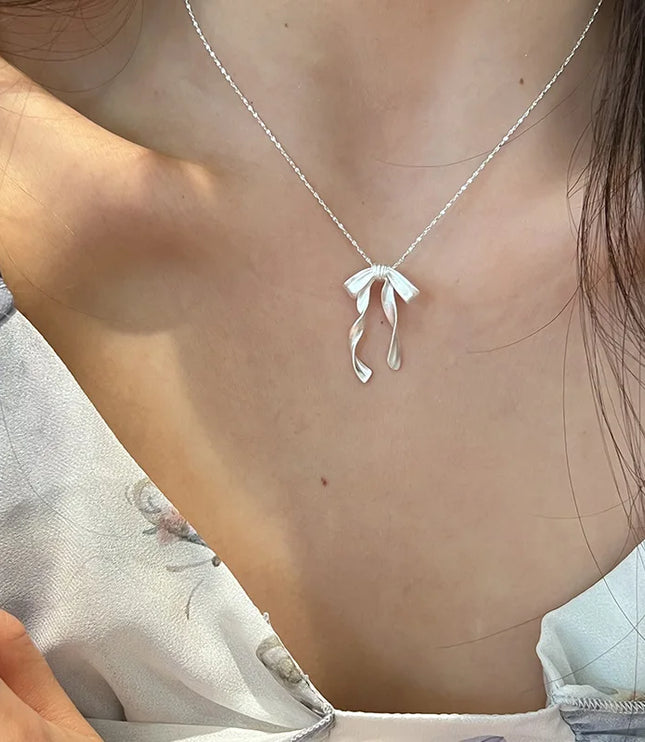 Silver Ribbon Necklace