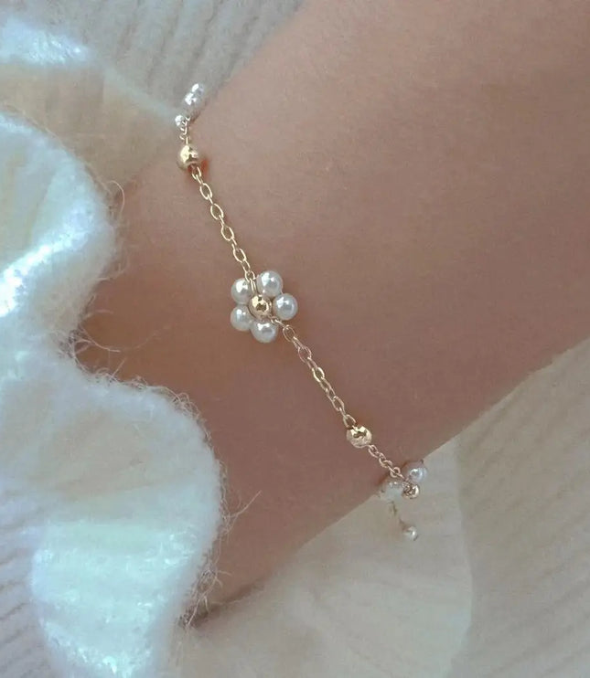 Pearl Daisy Beaded Bracelet