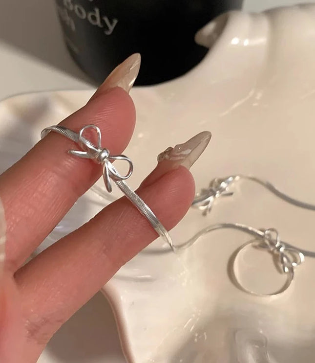 Silver Bow Necklace