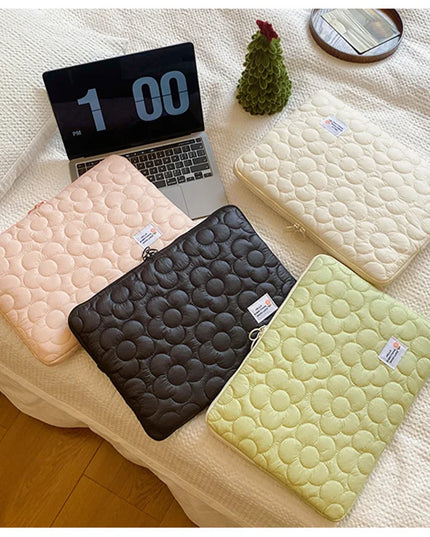 Buffer Daisy Laptop Sleeve