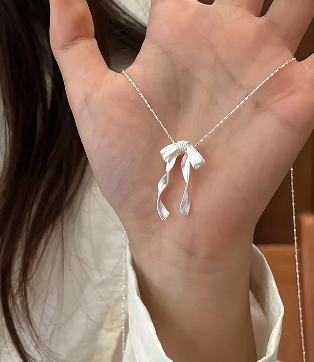 Silver Ribbon Necklace